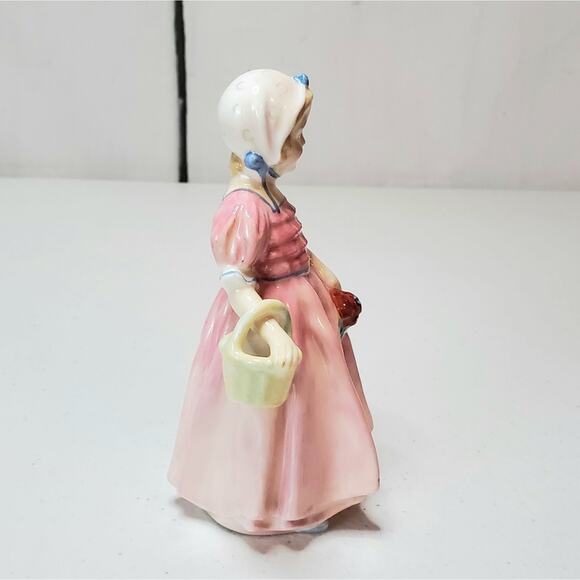 Royal Doulton Tinkle Bell Porcelain Figurine 1677 Vintage - Picture 3 of 11